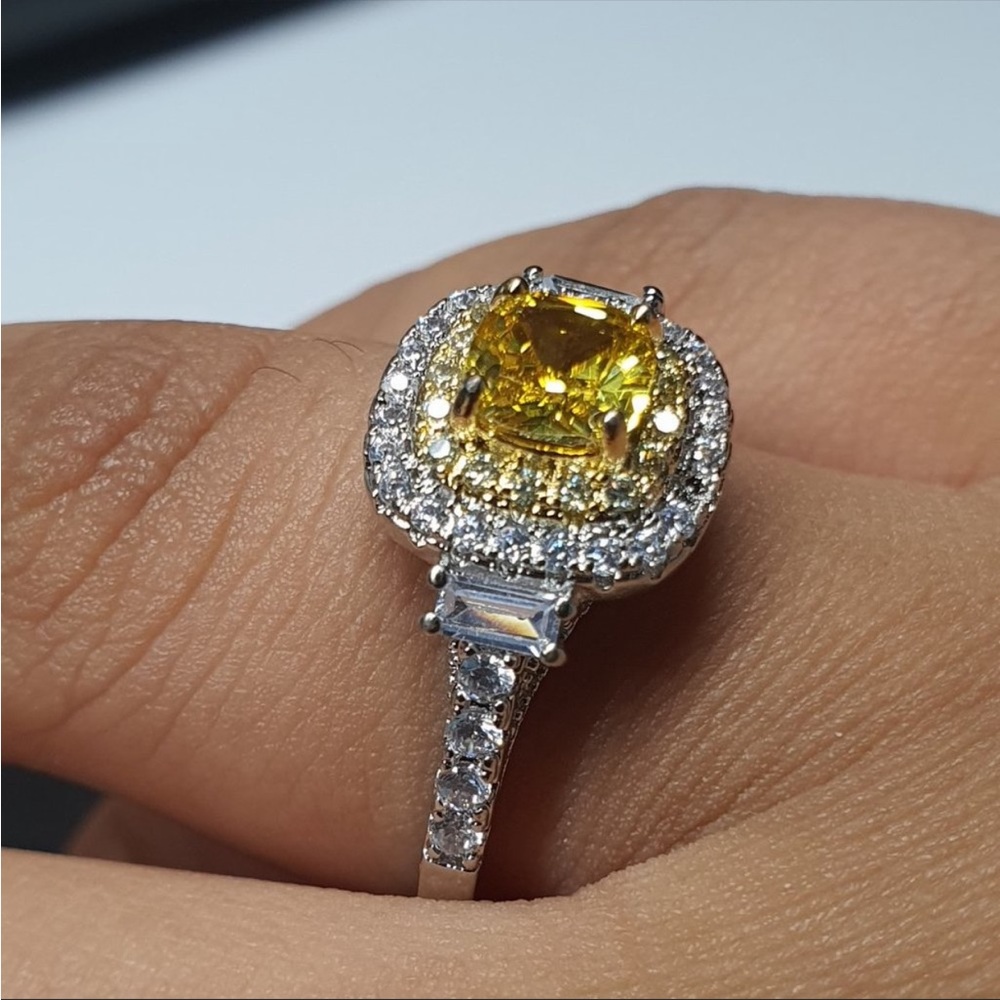 New Women’s 925 Silver Square Shape Yellow Crystal Diamond Ring - Picture 6 of 7